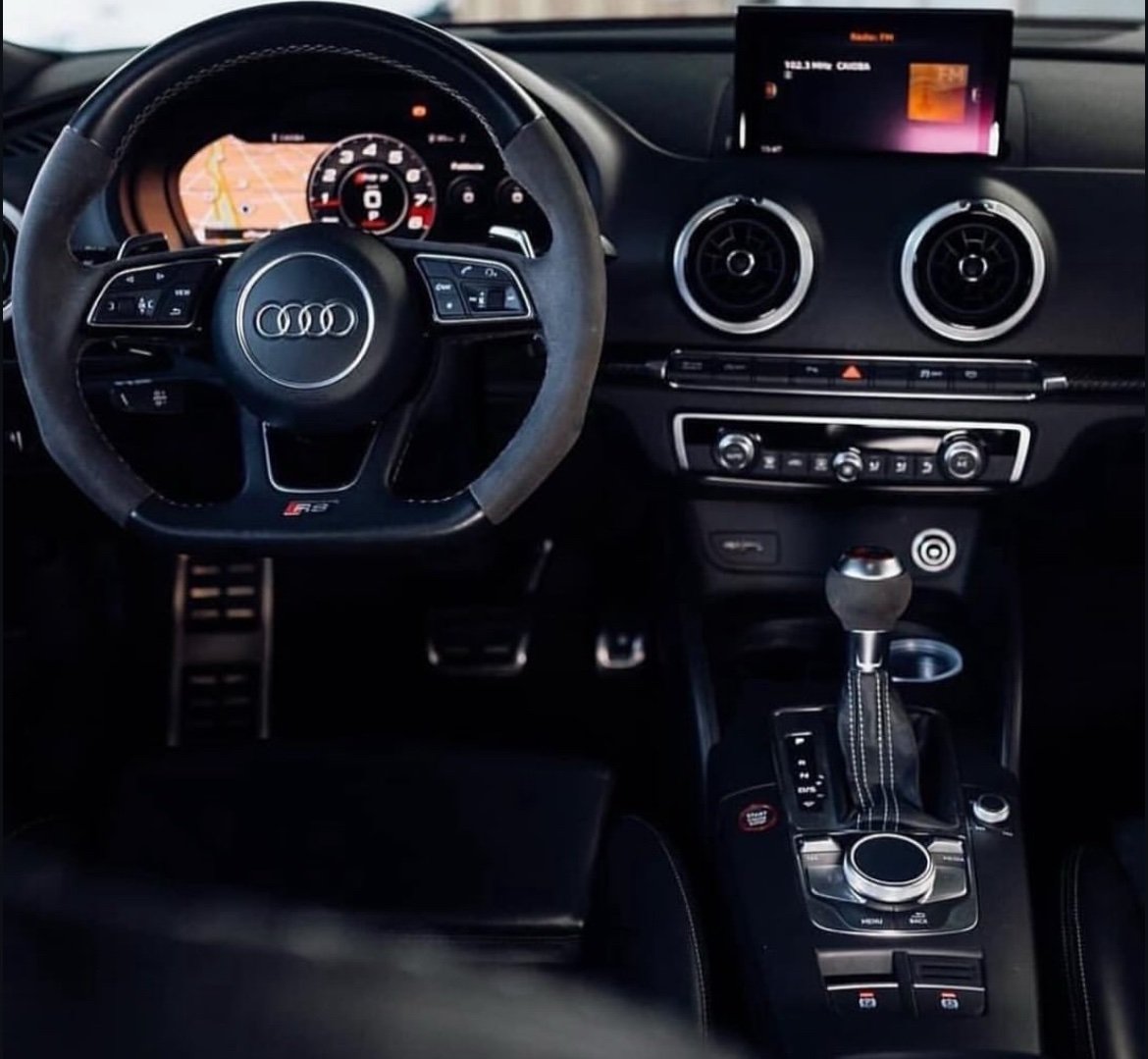 AUDI – RS3 2.5 TFSI 5cil Sportback Quattro